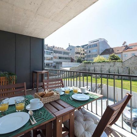 Lovelystay - Downtown Balcony Apartment With Free Parking Порту Экстерьер фото
