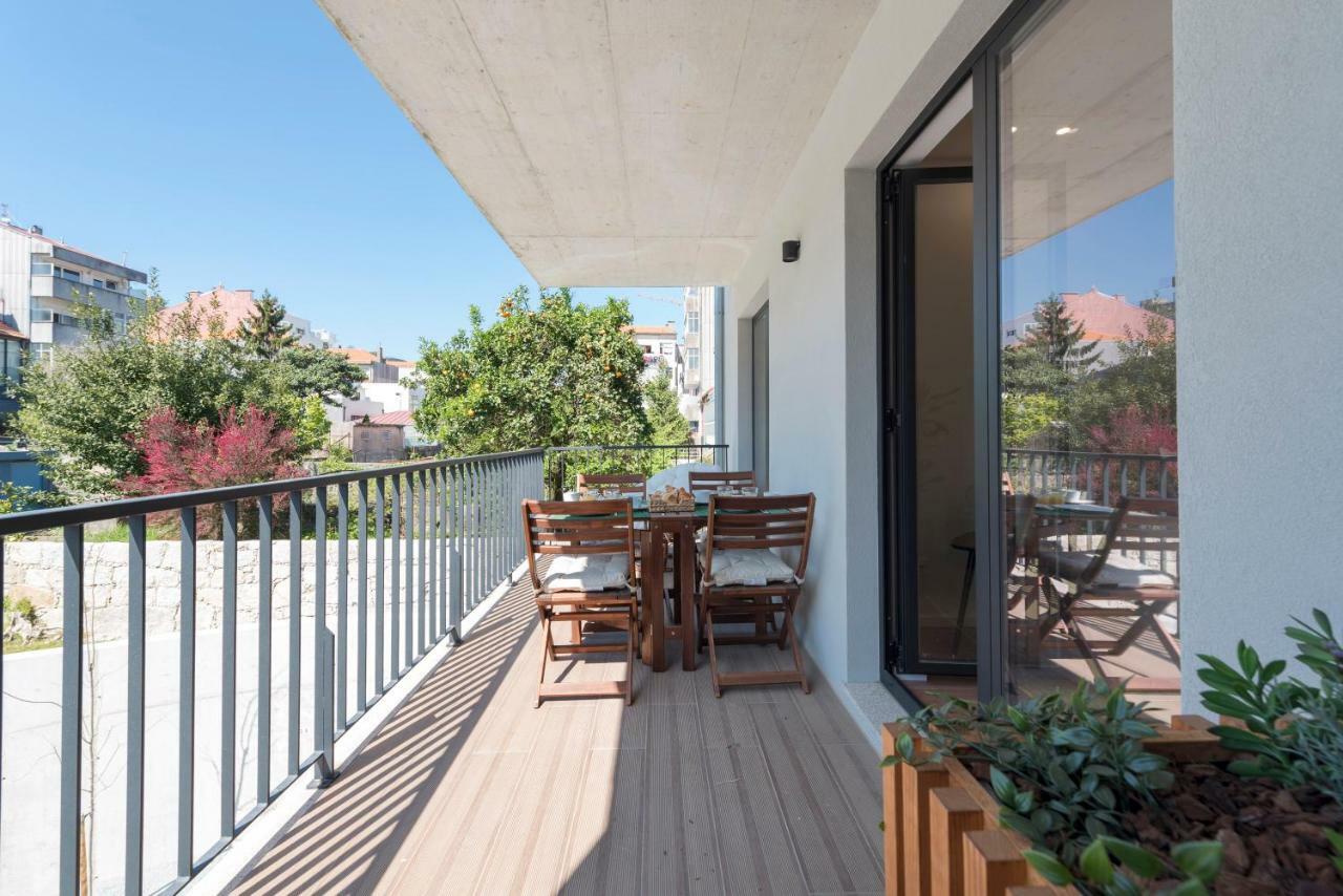 Lovelystay - Downtown Balcony Apartment With Free Parking Порту Экстерьер фото