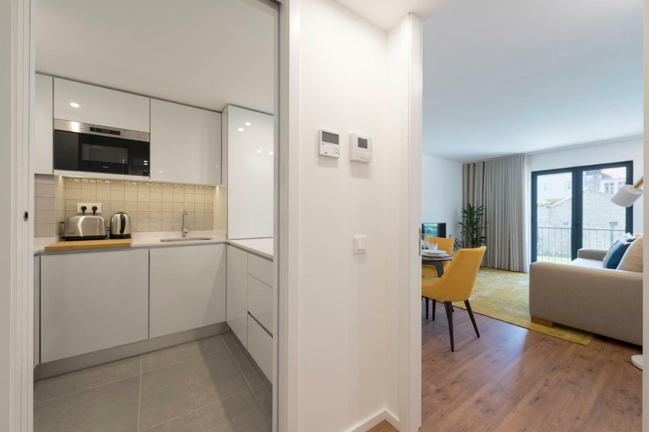 Lovelystay - Downtown Balcony Apartment With Free Parking Порту Экстерьер фото